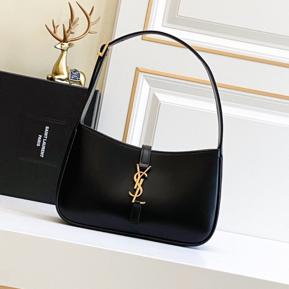 🥃🥃YSL LE 5 À 7 HOBO BAG IN SMOOTH LEATHER NOIR